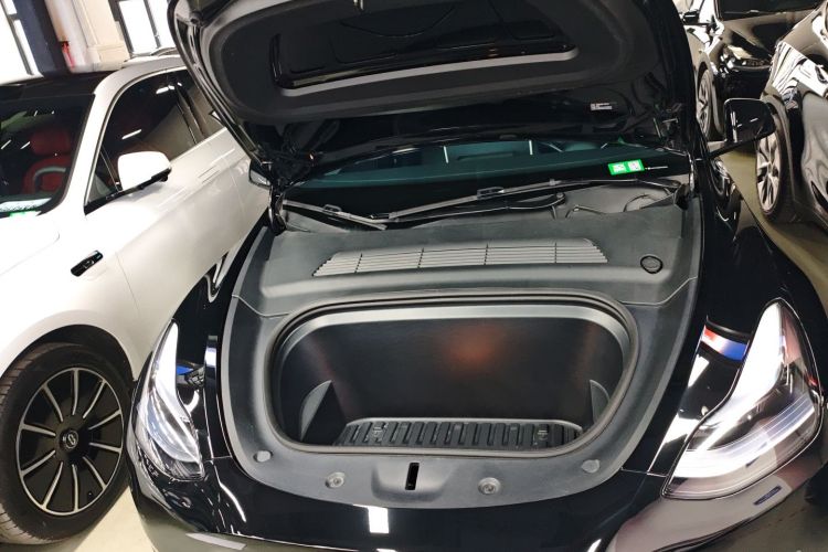 特斯拉 Model Y 2023款 长续航全轮驱动版机舱底盘24