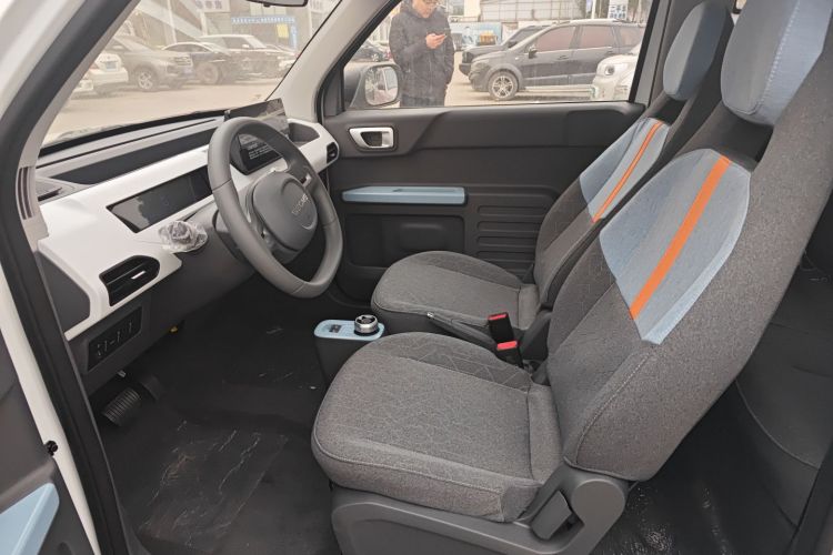 吉利银河 2024款 熊猫mini 200km 耐力熊中控内饰19