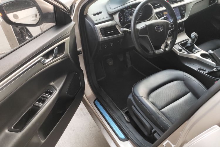 吉利汽车 帝豪GL 2017款 1.8L 手动精英型中控内饰7003