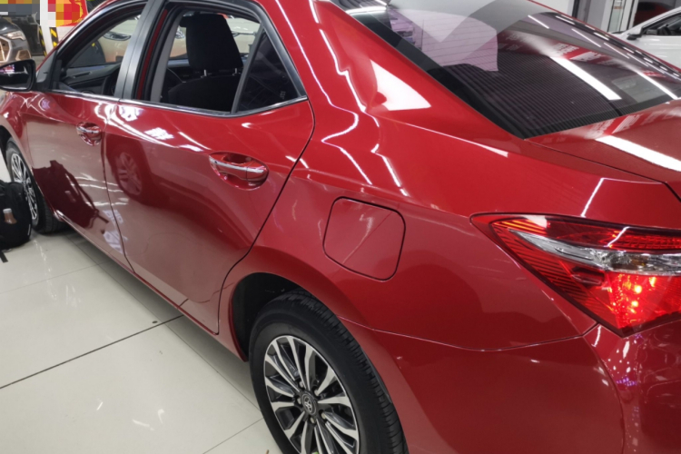 丰田 卡罗拉 2018款 1.2T S-CVT GL智享版车身外观4