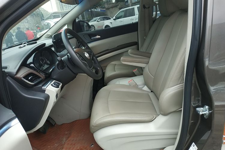 别克GL8 2023款 陆上公务舱 智享型中控内饰19