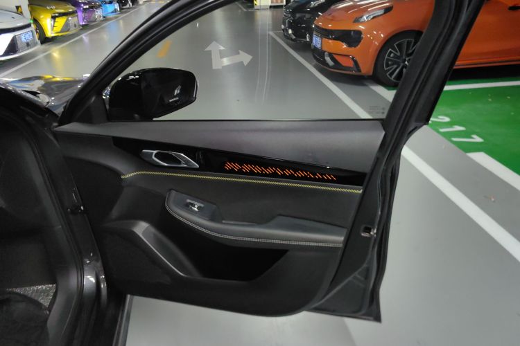 领克03 2023款 2.0TD DCT劲Pro中控内饰7005