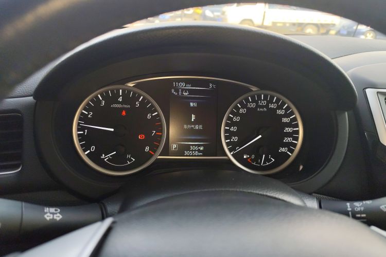 日产 骐达TIIDA 2016款 1.6L CVT智尊版中控内饰14