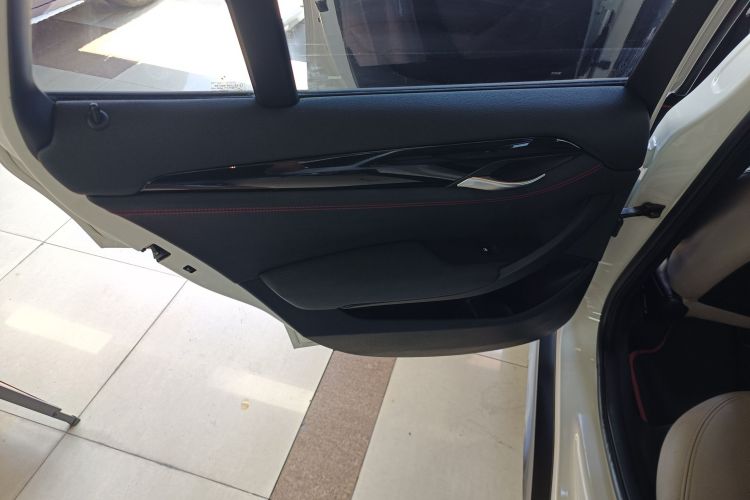 宝马X1 2013款 sDrive18i 运动设计套装中控内饰7008