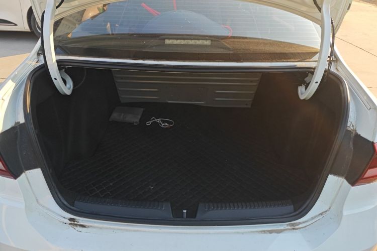 捷达VA3 2019款 1.5L 手动进取版机舱底盘23