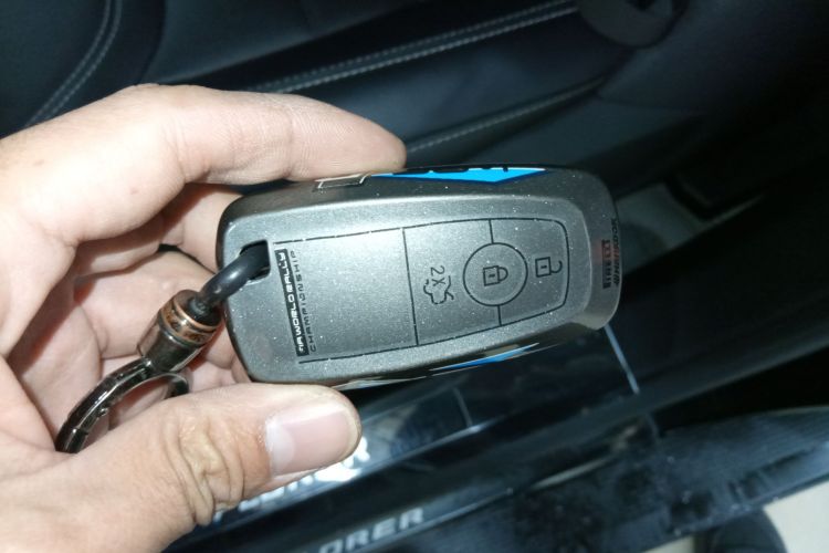 福特 探险者 2023款 EcoBoost 285 四驱风尚plus版 6座中控内饰11