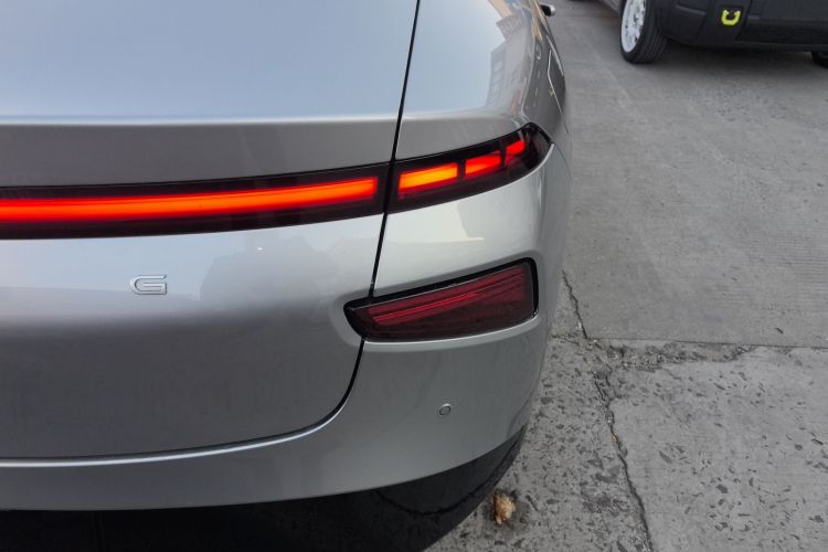 小鹏P7 2023款 586E车身外观6006