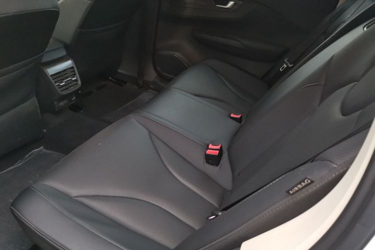 红旗E-QM5 2022款 431km 充电乐享版中控内饰21