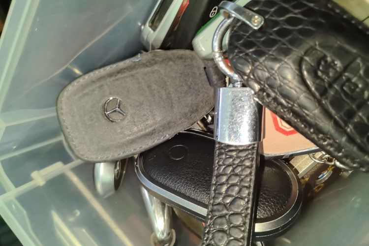 奔驰GLC 2023款 GLC 260 L 4MATIC 动感型 7座中控内饰11