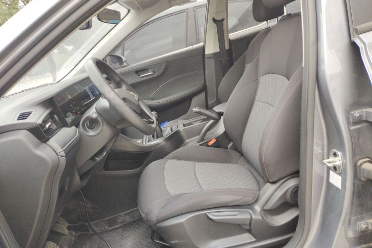 荣威i5 2023款 1.5L 手动舒享版局部细节19