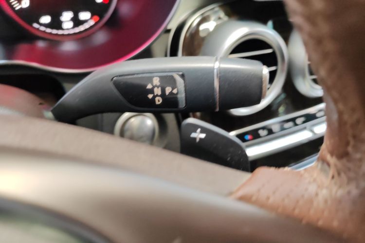 奔驰GLC 2018款 GLC 260 4MATIC 豪华型中控内饰18