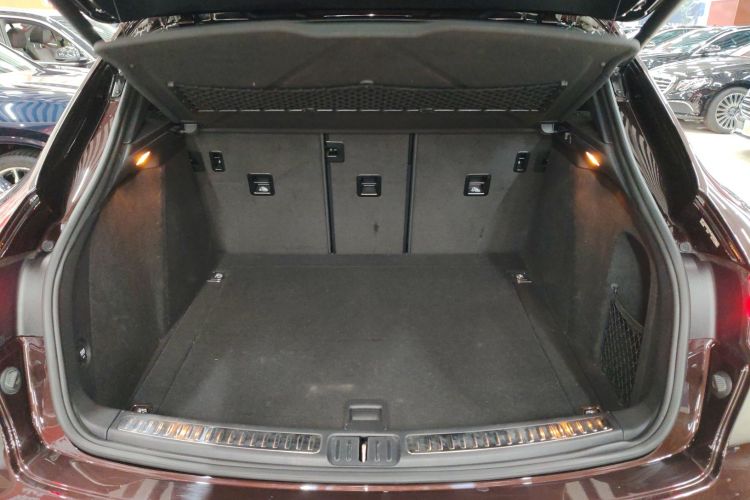 保时捷 2018款 Macan 2.0T机舱底盘23