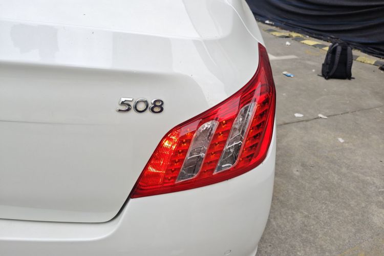 标致508 2013款 2.0L 两周年纪念 自动智享版车身外观9
