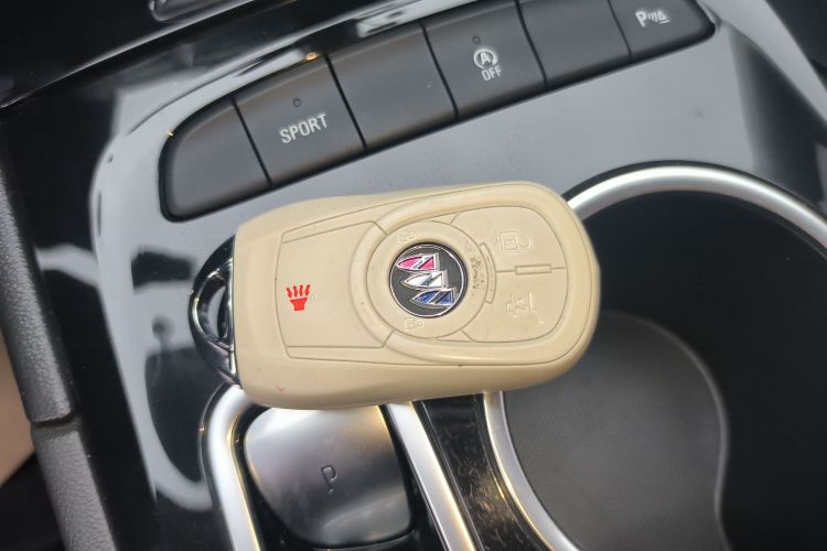 别克 君威 2020款 552T 豪华型中控内饰11