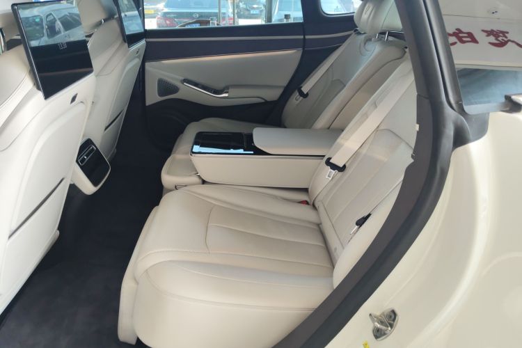 腾势Z9 2024款 630km 四驱Max版中控内饰7004