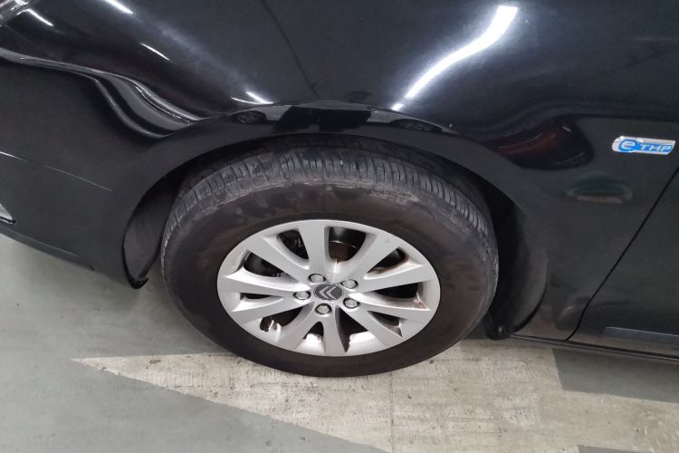 雪铁龙C5 2016款 1.6T 自动尊悦型车身外观6007