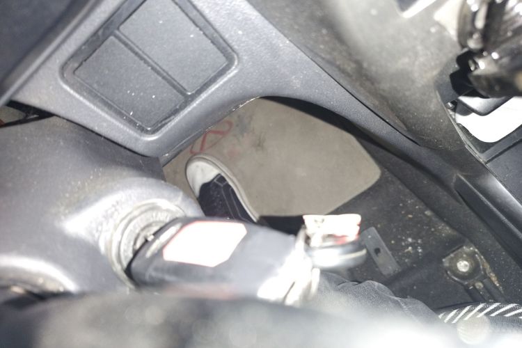 奇瑞 瑞虎3 2015款 1.6L CVT智尚纪念版中控内饰11