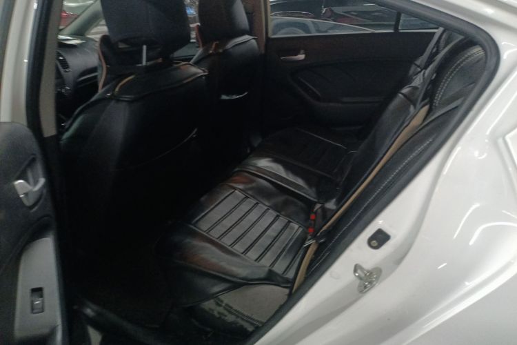 起亚K3 2015款 1.6L 自动GL中控内饰7004