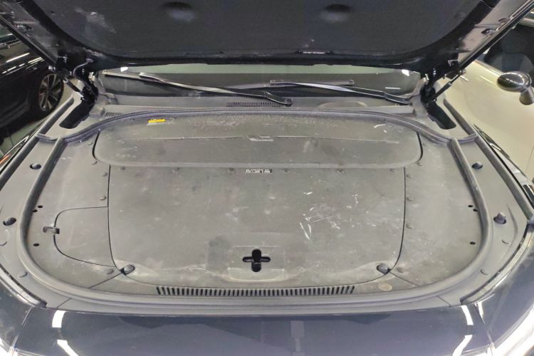 理想汽车 理想ONE 2021款 增程6座版机舱底盘24