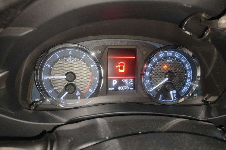 丰田 卡罗拉 2016款 1.6L CVT GL-i炫酷版中控内饰14