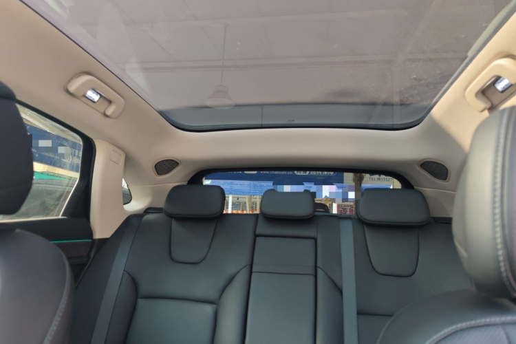 鸿蒙智行 问界M5 2022款 增程四驱性能版局部细节22