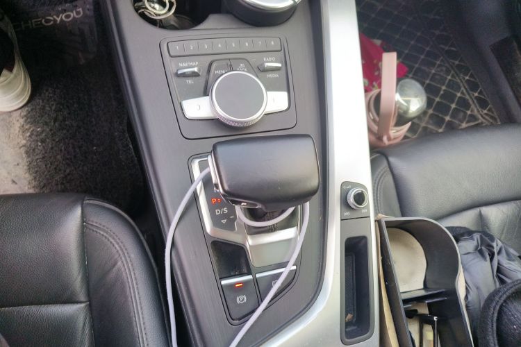 奥迪A4L 2019款 40 TFSI 时尚型 国VI中控内饰18