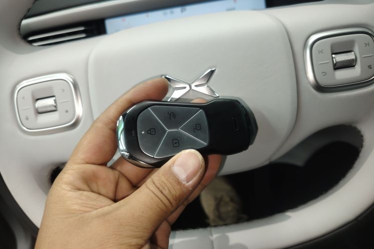 小鹏G6 2024款 580 长续航 Plus中控内饰7001