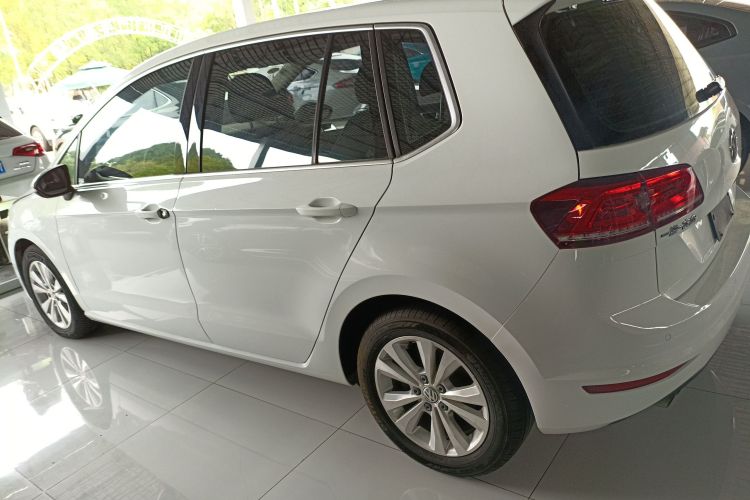 大众 高尔夫·嘉旅 2016款 230TSI 自动进取型车身外观4