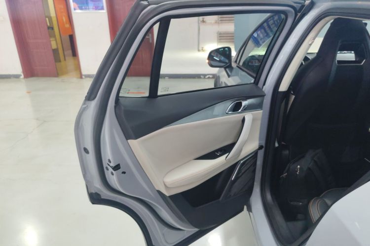 领克06 EM-P 2022款 PHEV 84KM续航版 Pro中控内饰49