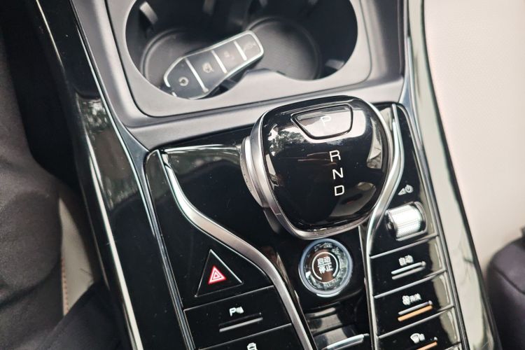 比亚迪 秦PLUS 2024款 荣耀版 DM-i 55KM领先型中控内饰18