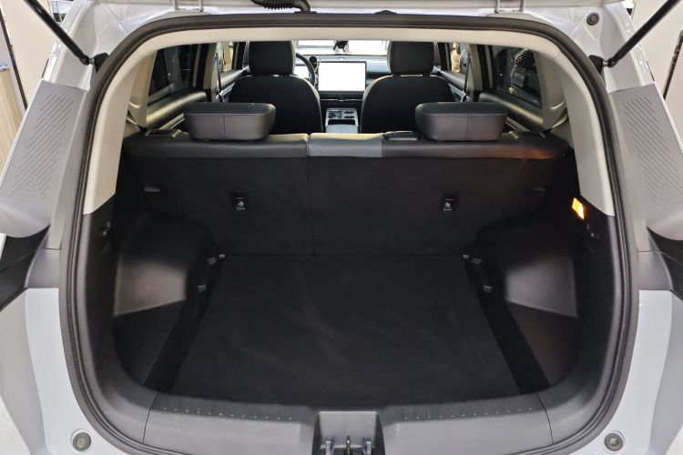 埃安 AION Y 2022款 Plus 70 智领版机舱底盘23