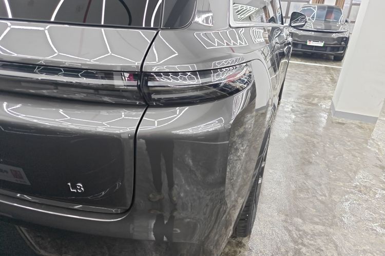 理想汽车 理想L8 2024款 Ultra车身外观9
