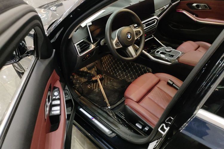 宝马3系 2023款 325Li M运动套装中控内饰20