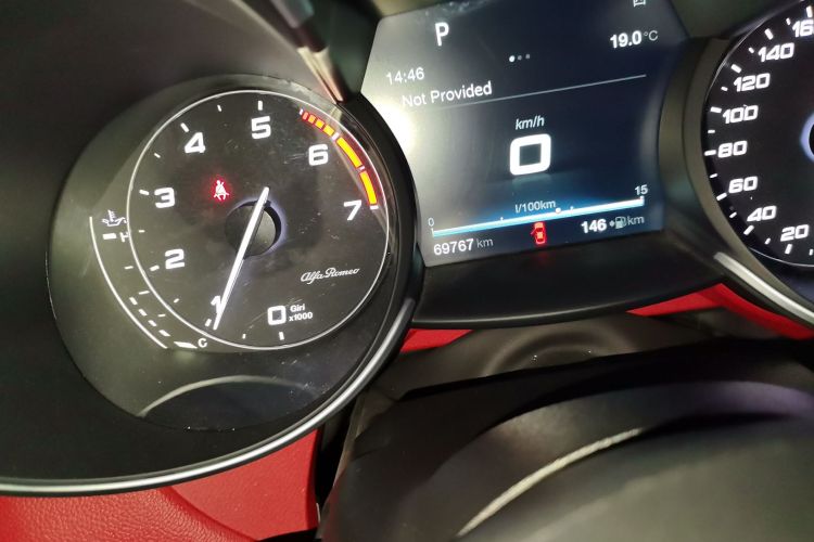 阿尔法·罗密欧 Giulia朱丽叶 2017款 2.0T 200HP 豪华版中控内饰15