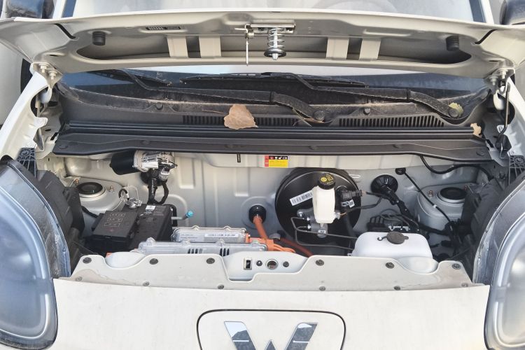 五菱汽车 宏光MINIEV 2025款 四门版 进阶款机舱底盘24