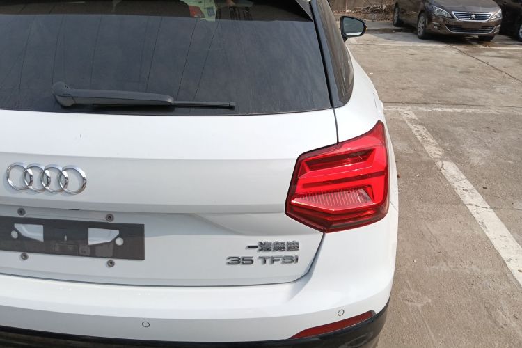 奥迪Q2L 2020款 35 TFSI 进取动感型车身外观9