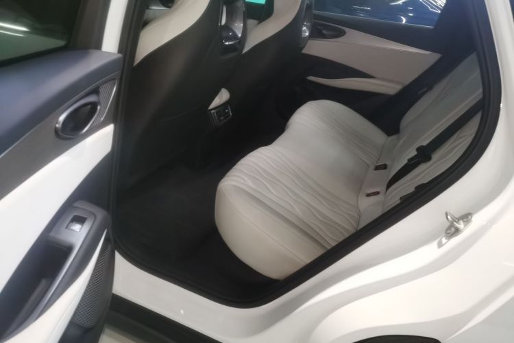 比亚迪 海豹06新能源 2024款 DM-i 120KM旗舰型中控内饰7004