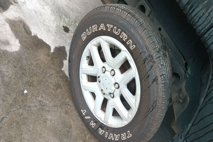 北京BJ40 2016款 40L 2.3T 自动两驱尊贵版车身外观6008