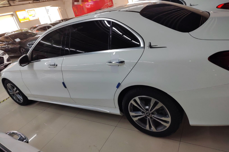 奔驰C级 2020款 改款 C 200 L 时尚型运动版车身外观4