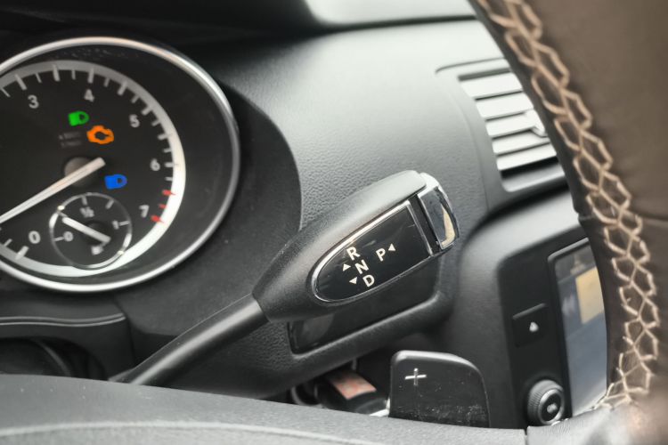 奔驰R级 2017款 R 320 4MATIC 商务型臻藏版局部细节18