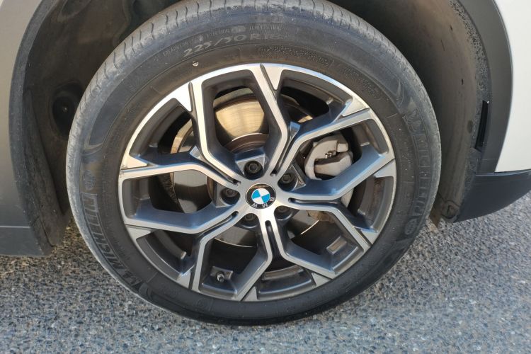 宝马X1 2021款 sDrive25Li 领先型车身外观6007