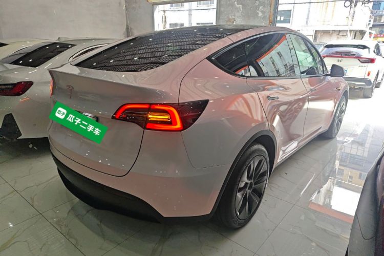 特斯拉 Model Y 2024款 后轮驱动版车身外观6006