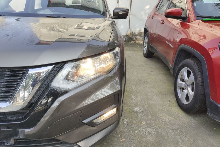 日产 奇骏 2017款 2.0L CVT舒适版 2WD局部细节36