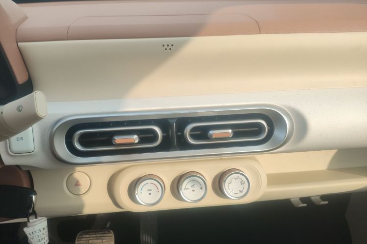 五菱汽车 宏光MINIEV 2024款 第三代 215km 青春版中控内饰16