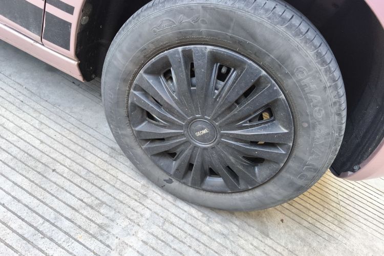 吉利银河 2023款 熊猫mini 200km 耐力熊车身外观10