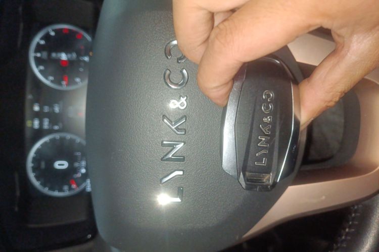 领克01 2017款 2.0T 两驱型Pro版中控内饰7001