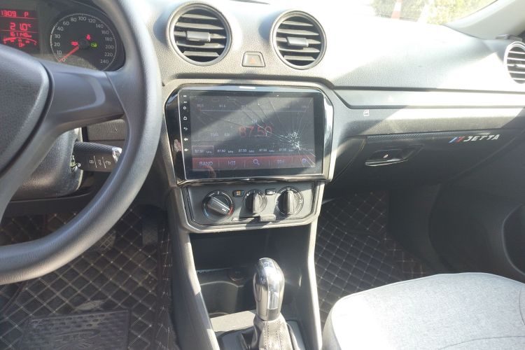 大众 捷达 2017款 1.5L 自动时尚型中控内饰16