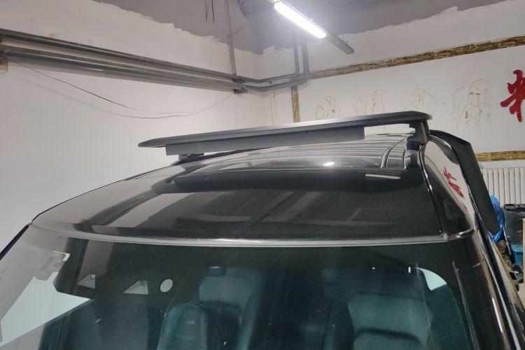 路虎卫士 2023款 改款 110 3.0T P400 暗黑特别版局部细节57