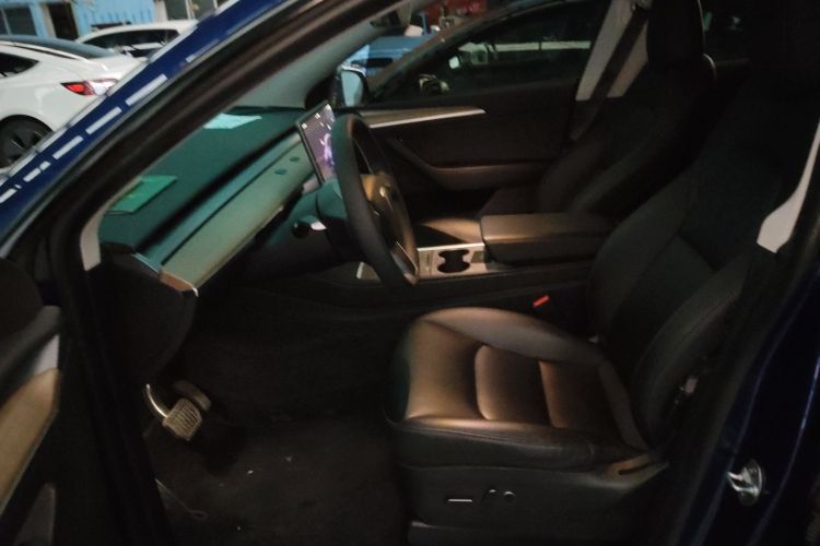 特斯拉 Model Y 2022款 改款 后轮驱动版中控内饰19