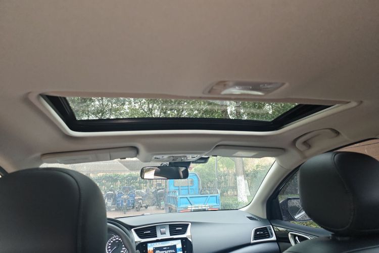 日产 轩逸 2022款 经典 1.6XL CVT豪华版中控内饰22